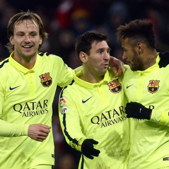 意大利力克皇马,范佩西统治全场 意大利力克皇马,范佩西统治全场