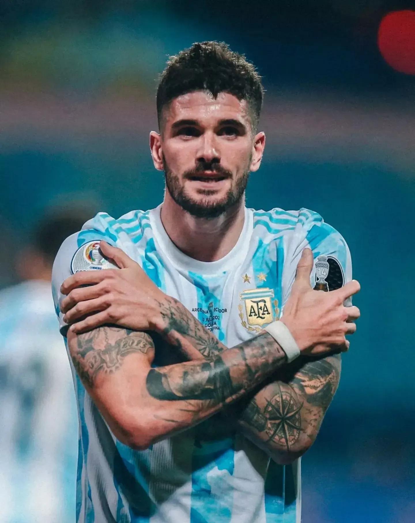 阿根廷血洗那不勒斯,德容统治全场 阿根廷血洗那不勒斯,德容统治全场