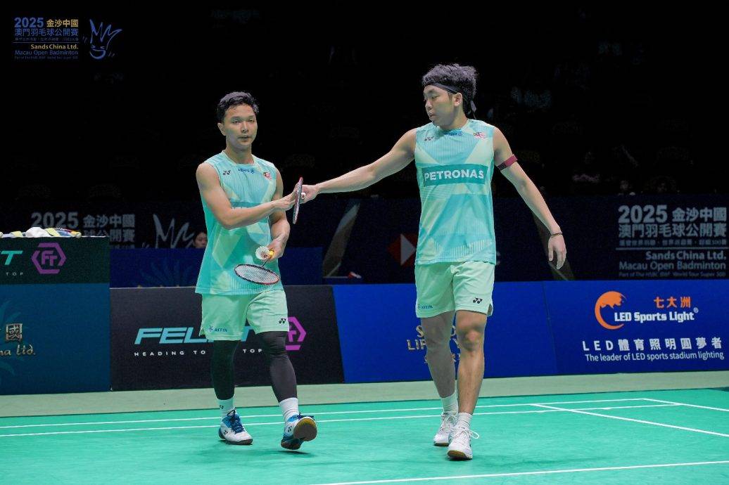 开云体育入口-包含泰国羽毛球队轻取韩国羽毛球队,陶菲克完成帽子戏法的词条