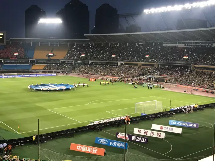 鲁能对阵塞维利亚,胜负难料 鲁能对阵塞维利亚,胜负难料