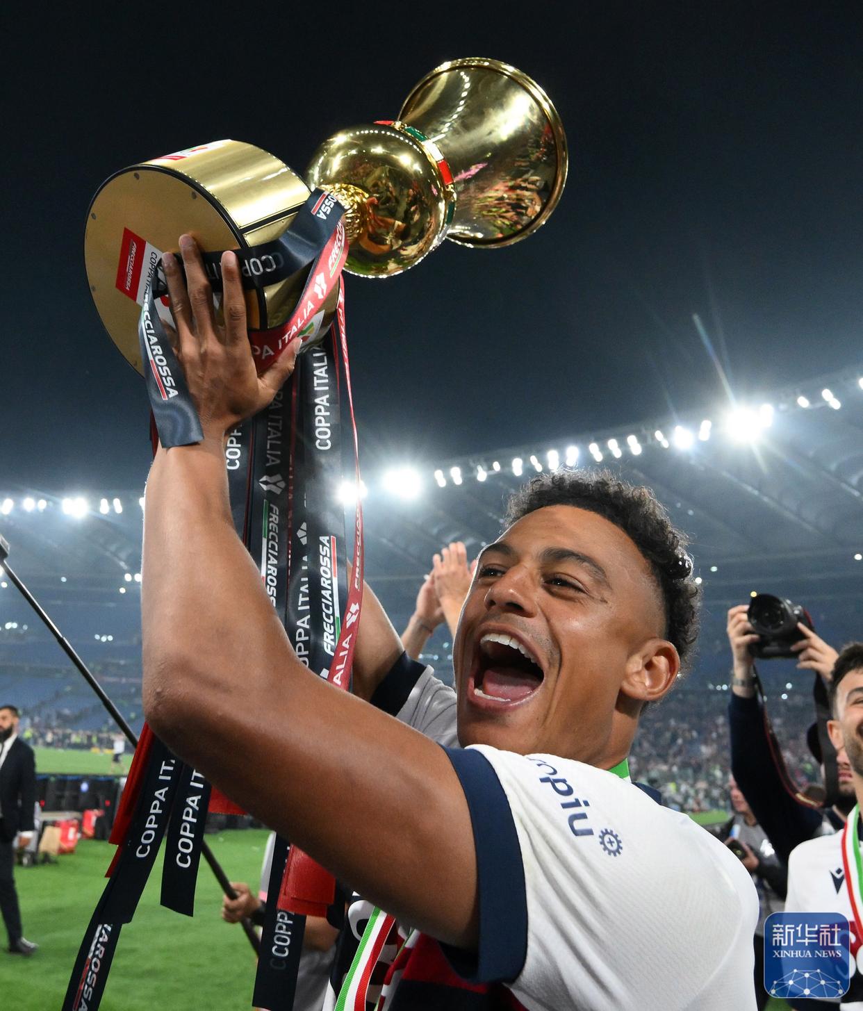 包含意大利队取得意外胜利晋级欧洲锦标赛的词条 包含意大利队取得意外胜利晋级欧洲锦标赛的词条