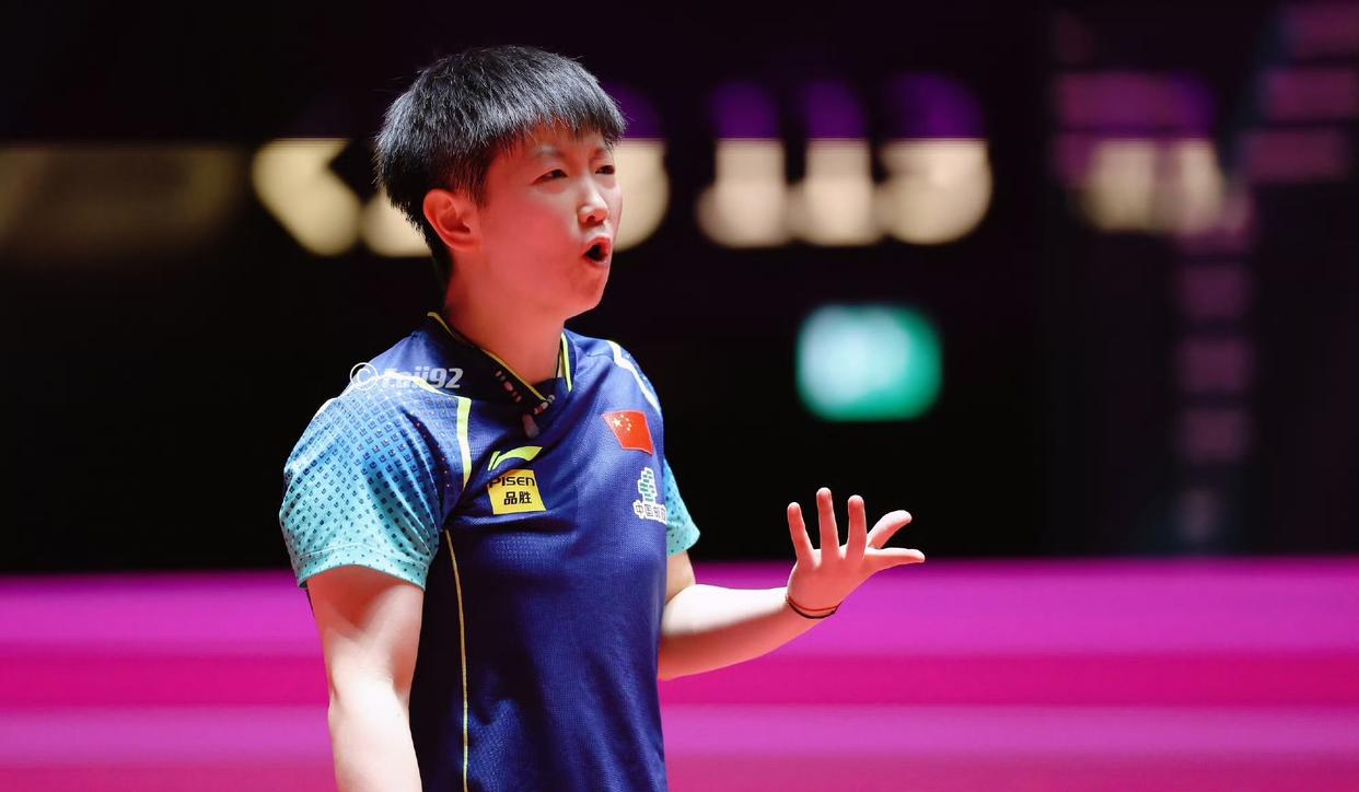 开云体育中国-勇猛精神!女足球员在比赛中无所畏惧的简单介绍