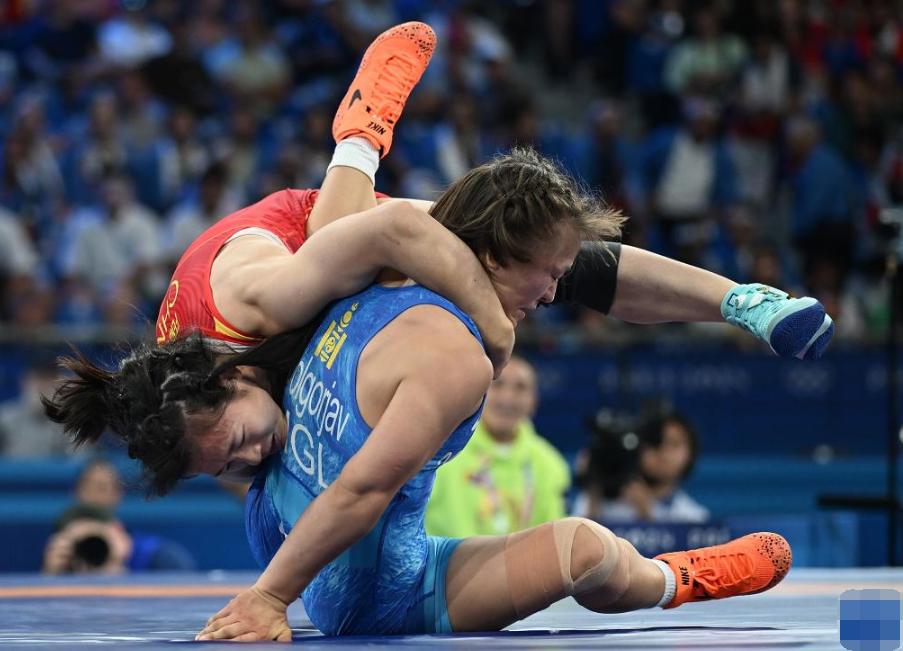 开云下载-关于摔跤冠军再次登顶,强势战胜对手夺冠的信息