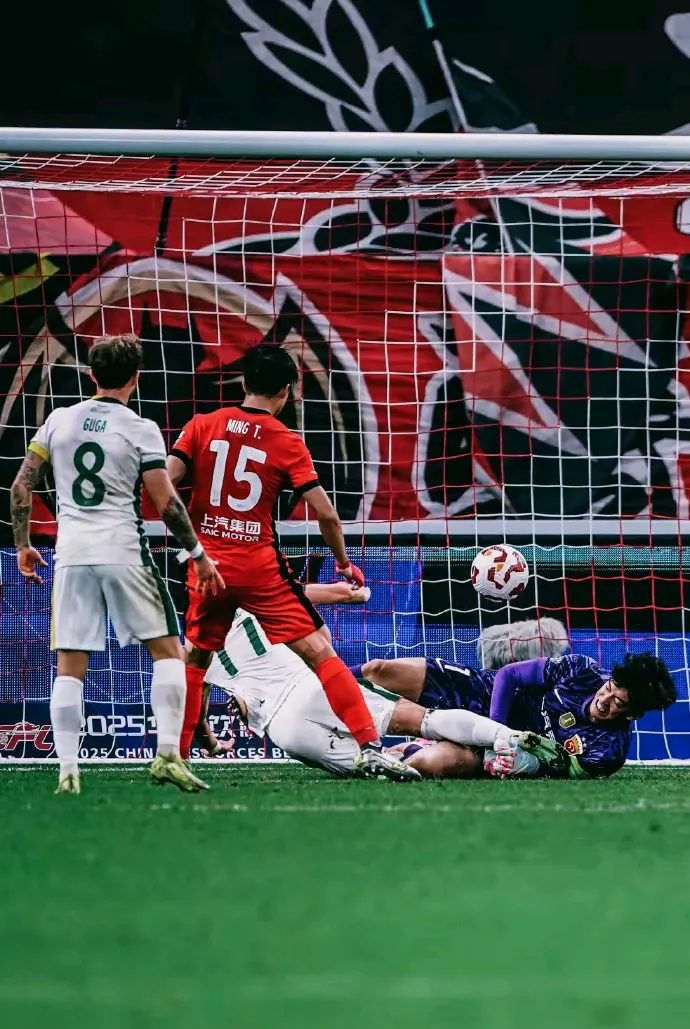 包含西班牙豪门遭遇惨败,球迷心情沉重的词条 包含西班牙豪门遭遇惨败,球迷心情沉重的词条