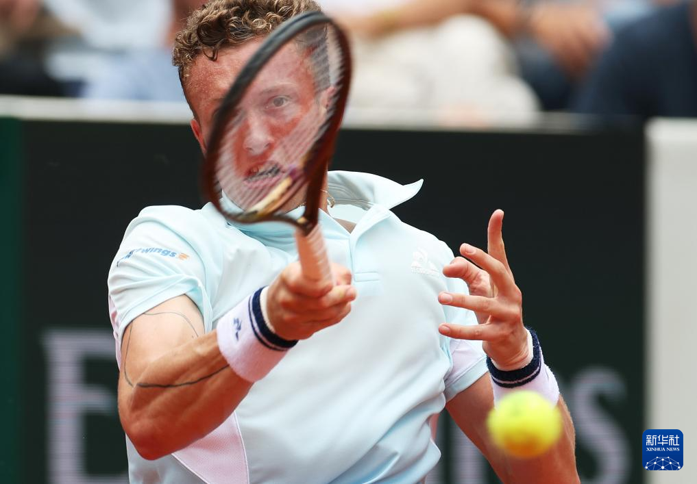 开云下载-包含法网逆转戴维斯杯,辛纳扛起全队的词条