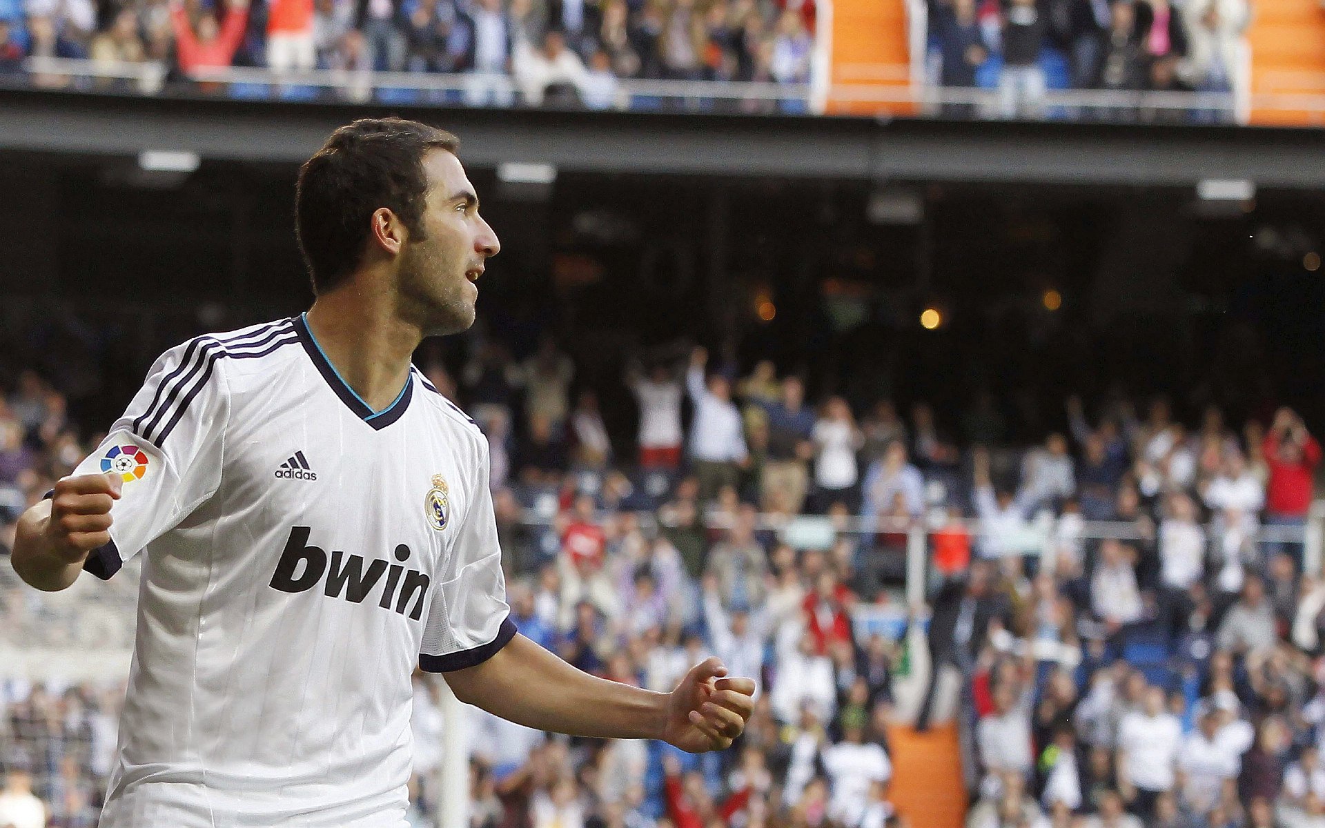 鏖战巴黎,法国队险胜韩国队,辛杜惊艳四座书写羽坛新传奇