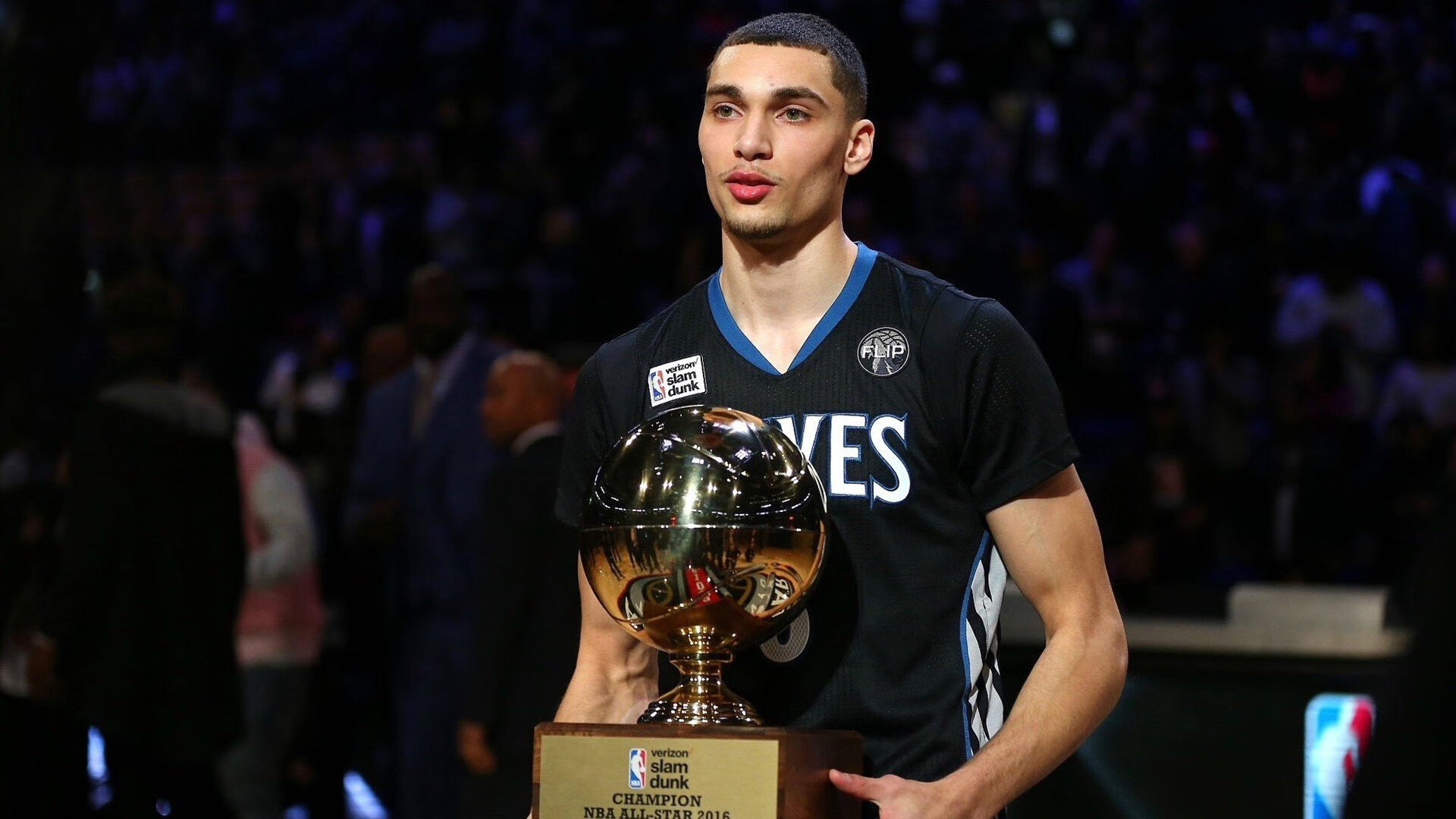 开云下载-凯尔特人轻取独行侠,郭艾伦关键制胜,跨越东西的篮球传奇